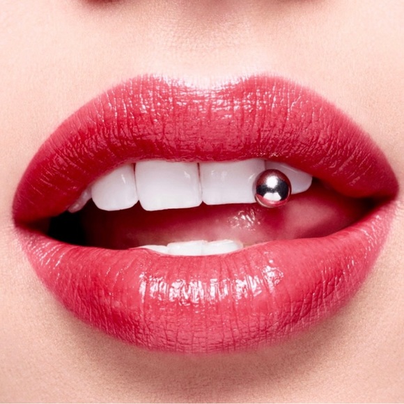 MAC Put A Bow On It Lustreglass Lipstick Bubbles & Bows - Picture 3 of 11